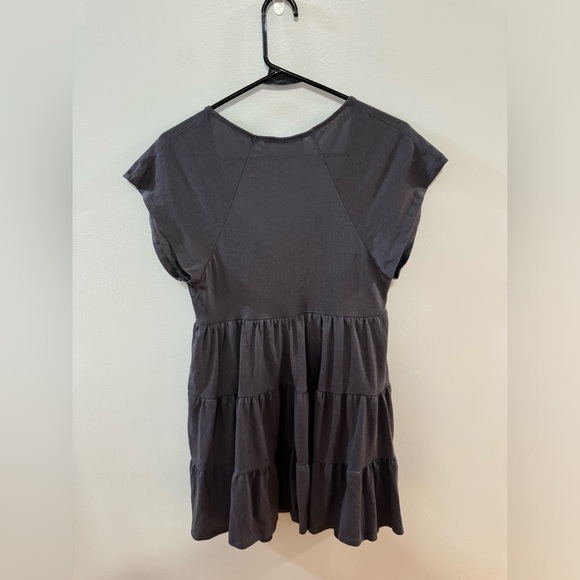 Pre-Owned MD Lizzie’s Boutique Grey Ruffle Dress - Picture 5 of 5